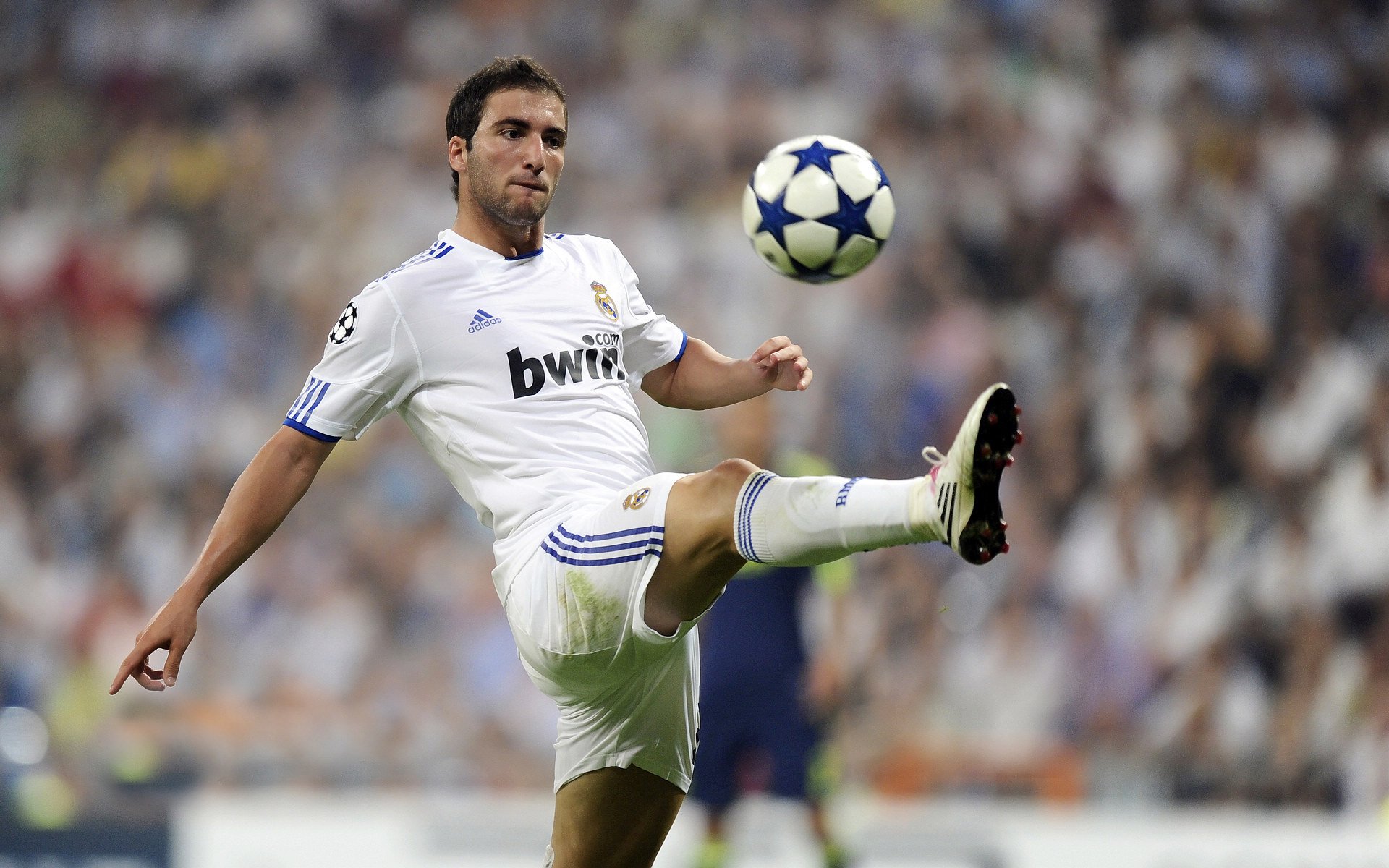 综合体育系“趣味接力马拉松” 不同项目组合完成全程